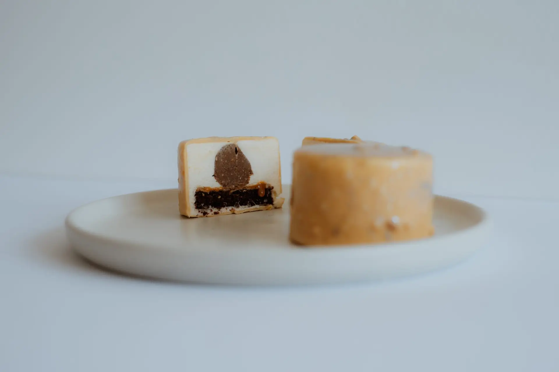 Peanut Bliss kolač od kikirikija i karamele monoporcija