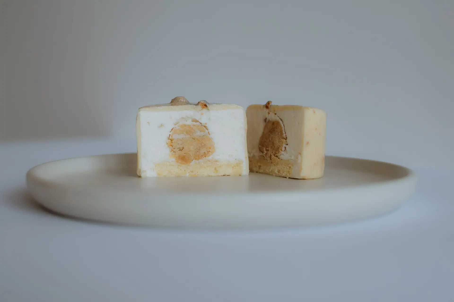 Coconut Bliss kolač od kokosa monoporcija